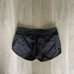 ‘Speed Up Low-Rise Lined Short’ Lululemon